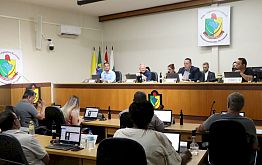 O VICE-PREFEITO MARCELO REPETE O ERRO QUE FEZ QUANDO ENTROU NO PATRIOTA.  DIANTE DA REPERCUSSÃO NEGATIVA NO PL DE GASPAR ELE SE FILIOU ÀS ESCONDIDAS,  EVITOU A POMPA ANUNCIADA PARA QUARTA-FEIRA EM